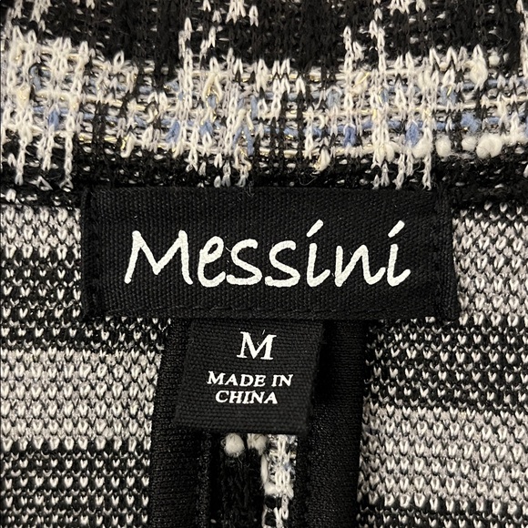 Chic Black and White Houndstooth Blazer PTP 16”, L 26”, AL 22” - Picture 3 of 6